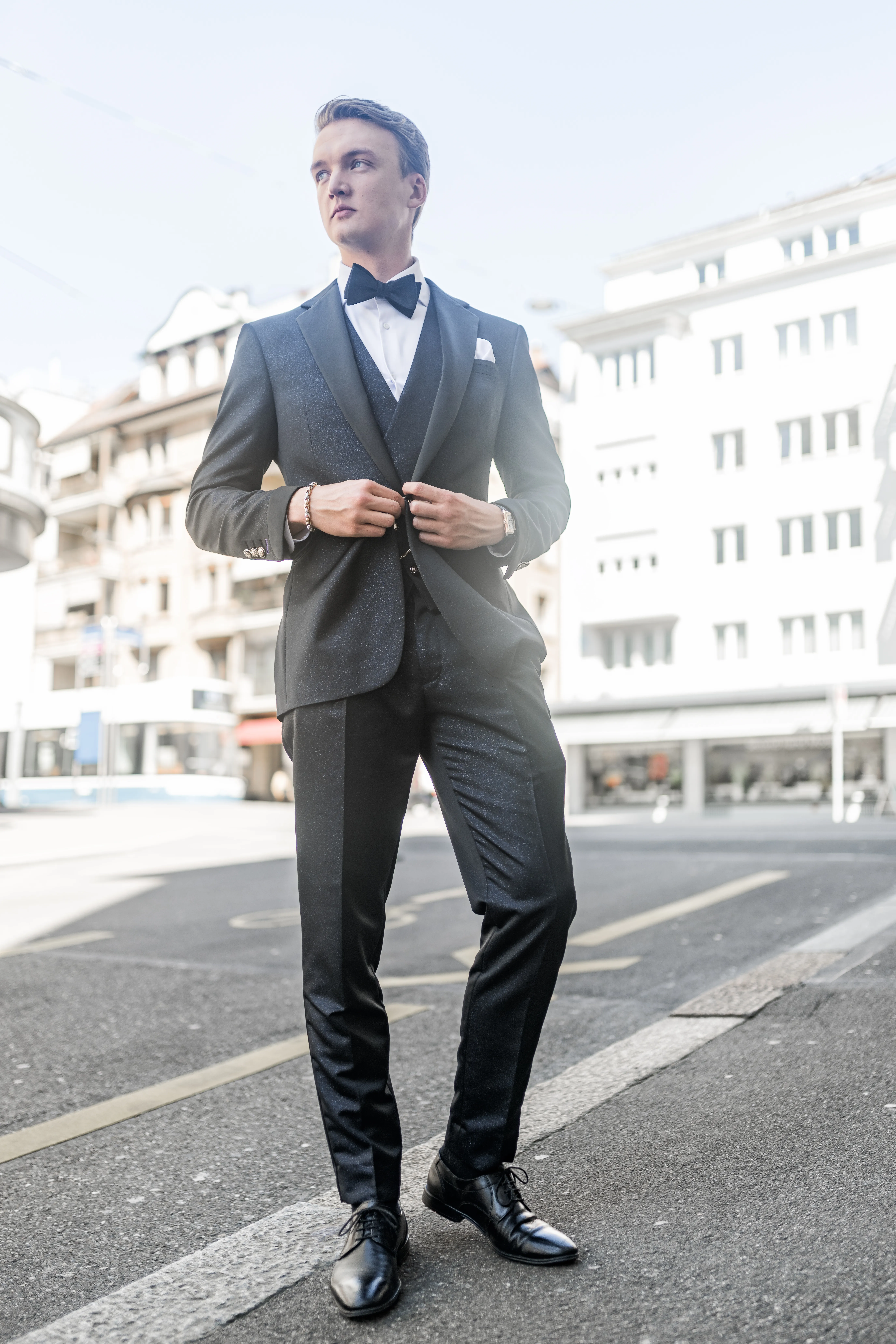 Unser männliches Model, reist aus der Schweiz an und wird das Posing für den männlichen Part übernehmen.
